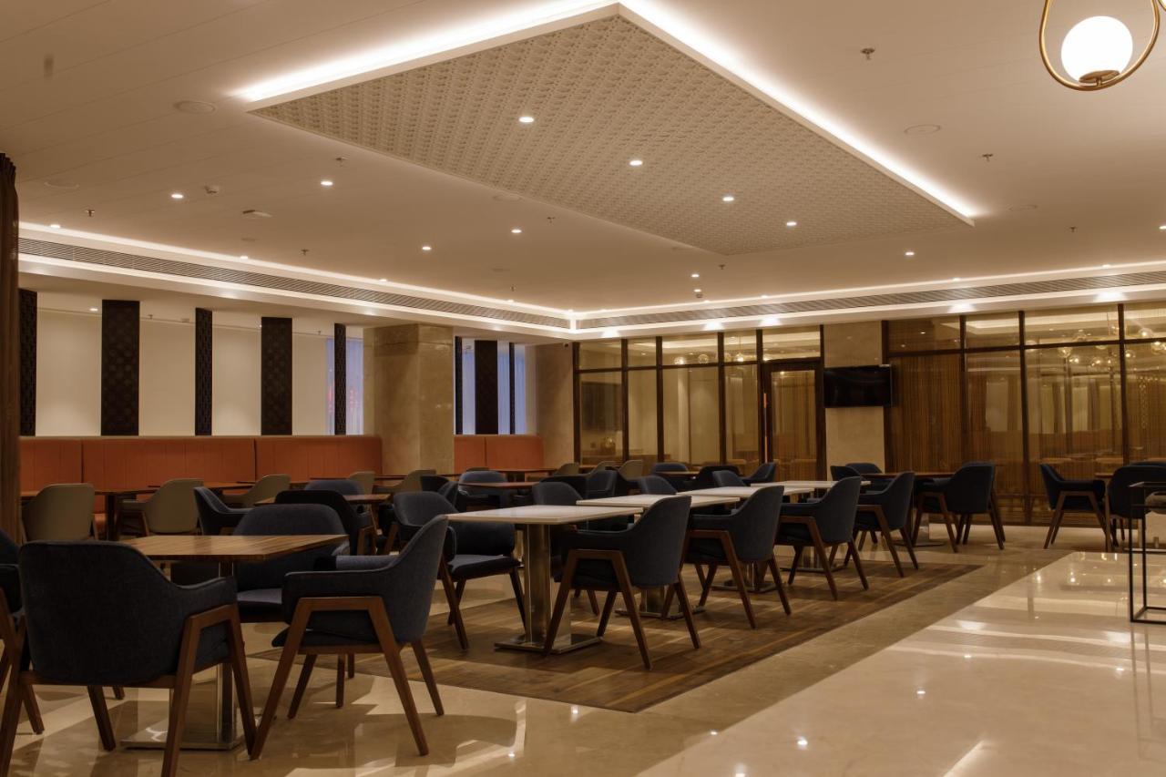 Hotel Sayaji Jāmnagar Extérieur photo