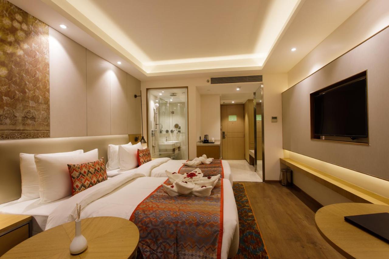 Hotel Sayaji Jāmnagar Extérieur photo