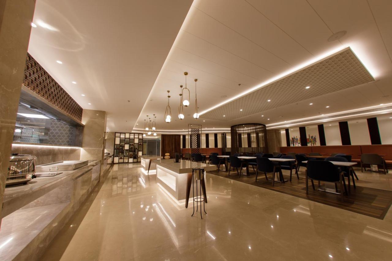 Hotel Sayaji Jāmnagar Extérieur photo
