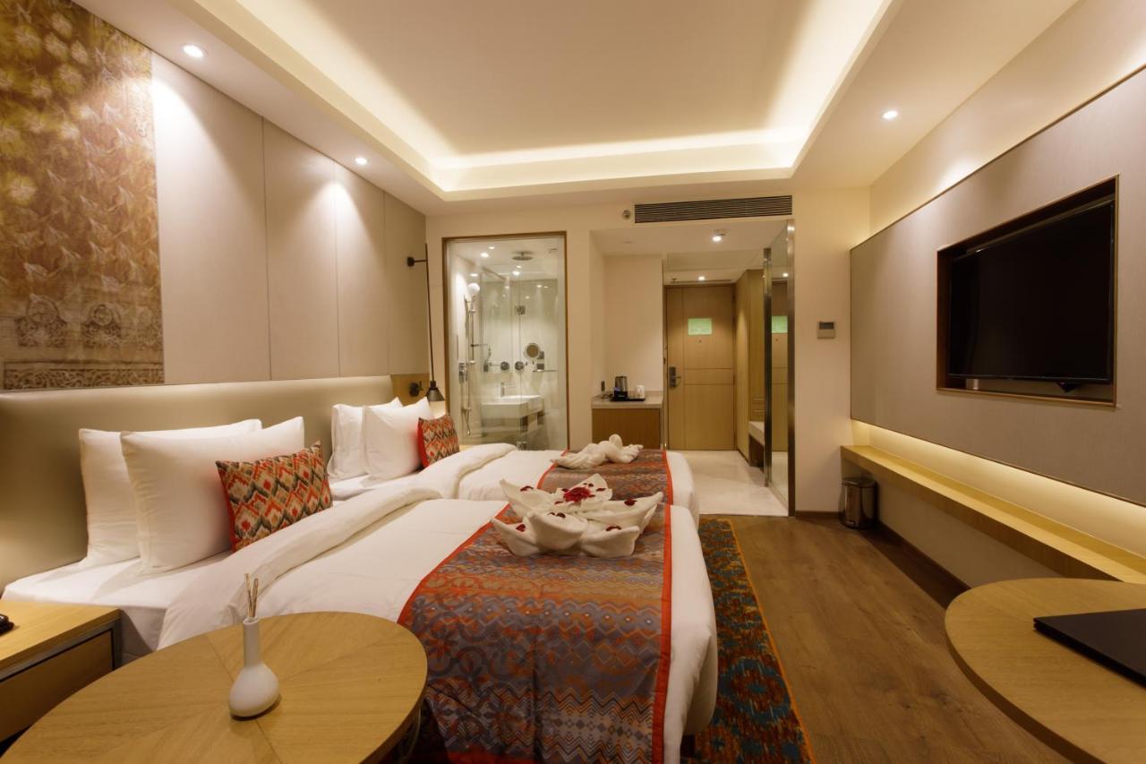 Hotel Sayaji Jāmnagar Extérieur photo