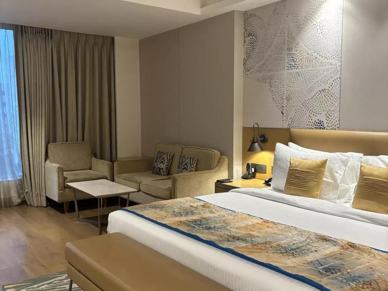 Hotel Sayaji Jāmnagar Extérieur photo